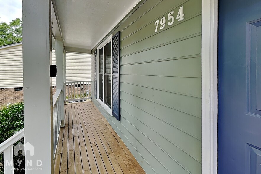 Building Photo - 7954 Tiburon Cir