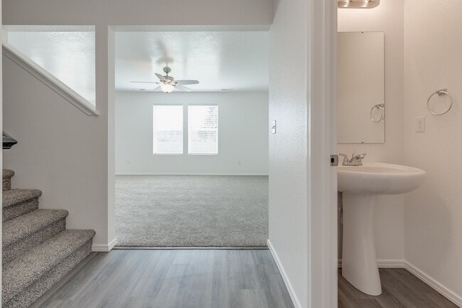Building Photo - 3 Bedroom Townhome Available