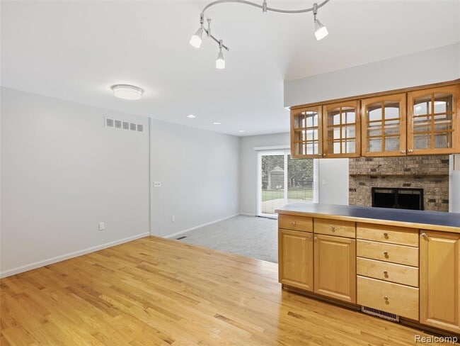 Building Photo - 2387 Sanders Pl