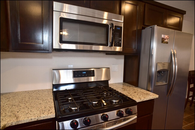 Building Photo - 7229 Canyon Run Dr