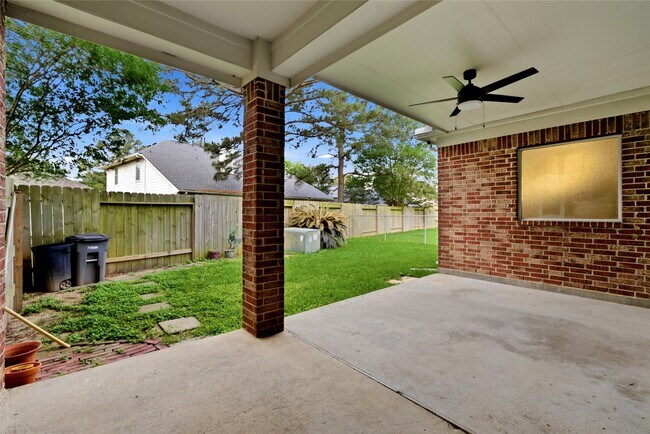 Building Photo - 3711 Slocom Dr