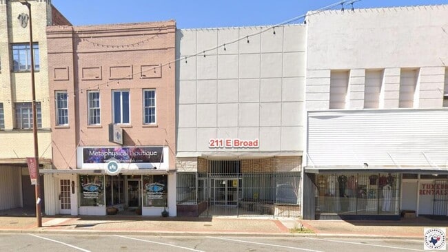 Building Photo - 211 E Broad St