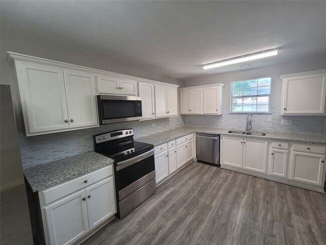 Building Photo - 3919 Avenue O