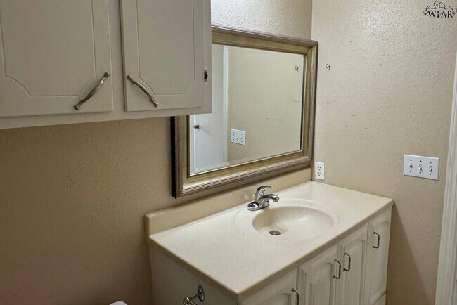 Building Photo - 1901 Wenonah Ave