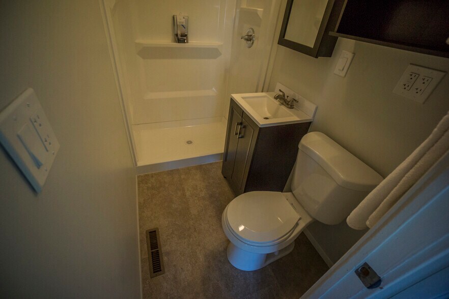 Building Photo - 117 Cherry St