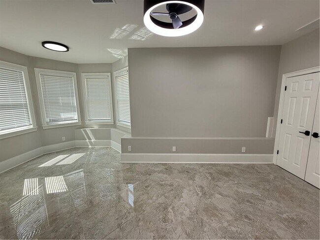 Building Photo - 1660 Briergate Dr