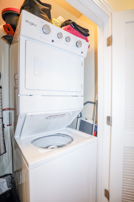 Building Photo - 1357 W Barry Ave