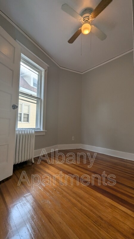 Building Photo - 418 Delaware Ave