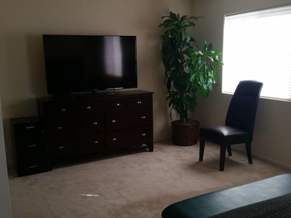 Building Photo - 893 Beacon Dr