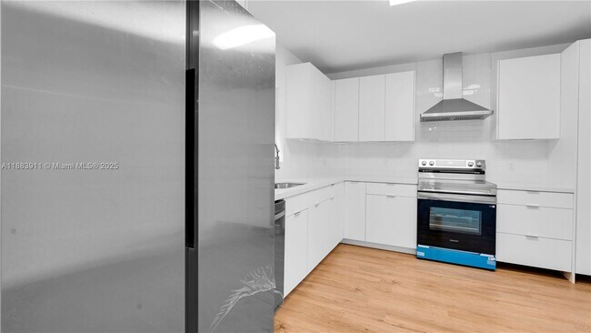 Building Photo - 18395 SW 103rd Ct