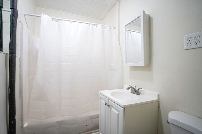 Building Photo - 51-53 Leyfred Ter