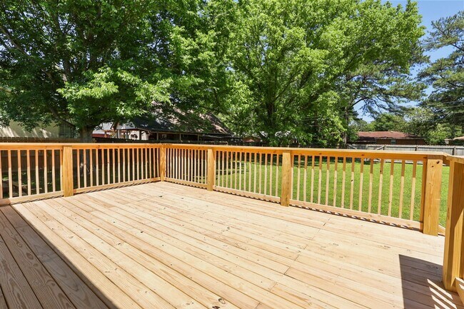 Building Photo - 614 Holland Ct SW