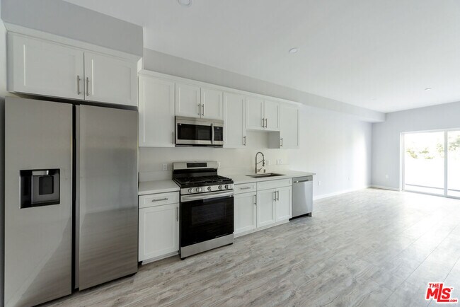 Building Photo - 5506 Thornburn St