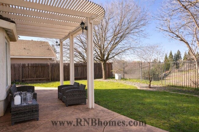 Building Photo - 1000 Cameron Dr