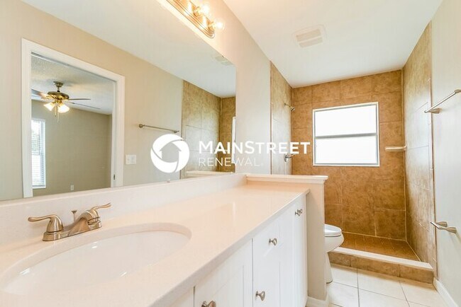 Building Photo - 4 Bedroom Pet-Friendly Home in Orlando, FL...
