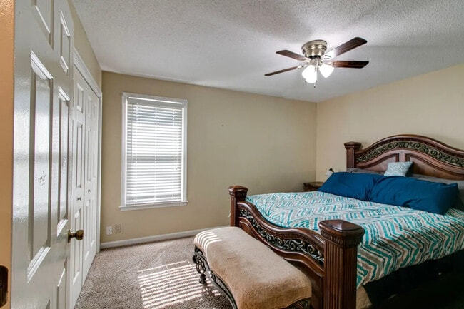 Building Photo - 1122 Rosebrook Dr