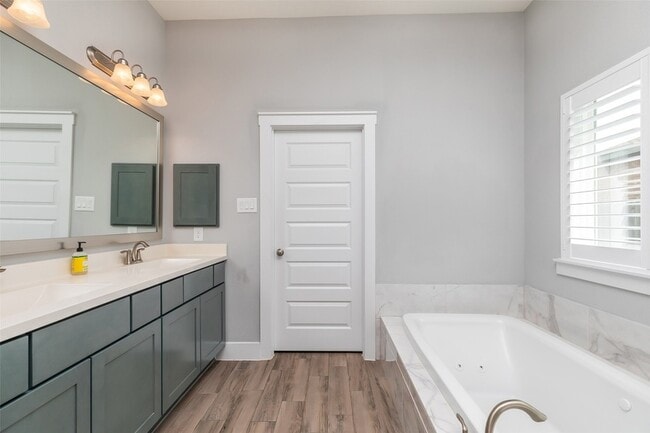 Building Photo - 18506 Gunda Heights Dr