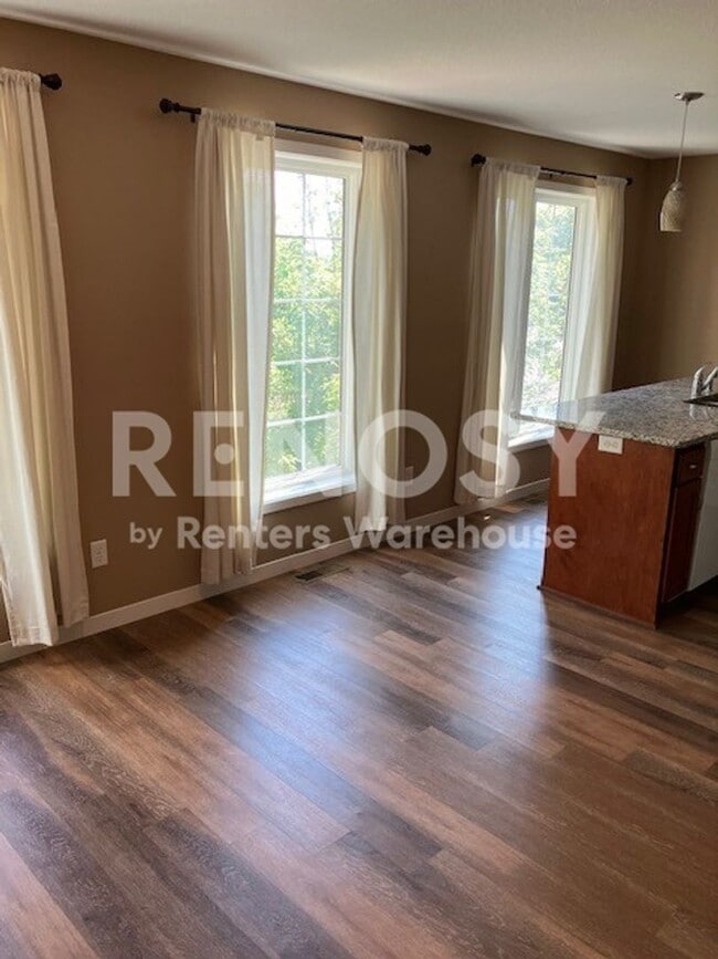 Building Photo - Available now - 1 Bedroom 1 Bath Condo in Golden Valley