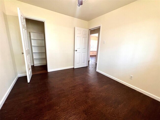 Building Photo - 3514 Sparrow St