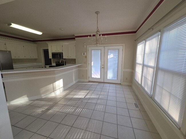 Building Photo - 234 N Marion Dr