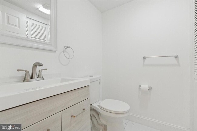 Building Photo - 503 Freedom Cir