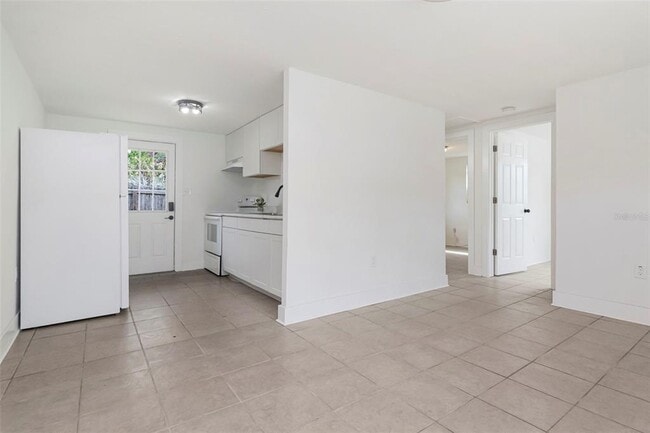 Building Photo - 6713 S Kissimmee St