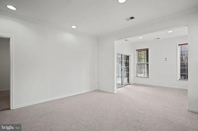 Building Photo - 24689 Siltstone Square
