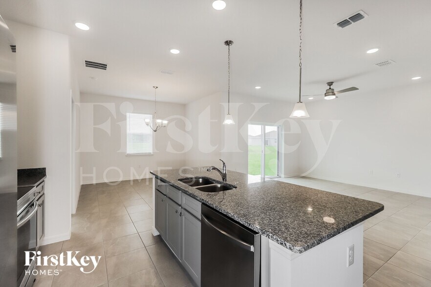 Building Photo - 210 Windsor Reserve Dr