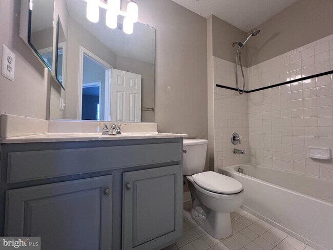 Building Photo - 9757 Cheshire Ridge Cir