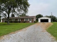 Building Photo - Duplex with 2 car garage