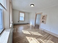 Building Photo - 92 Truman St