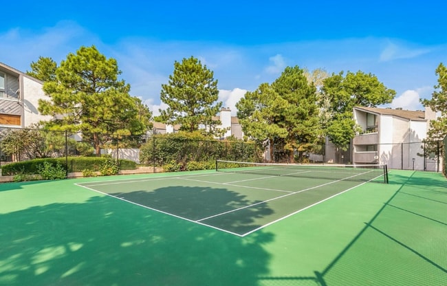 Building Photo - Two Bedroom Condo In DTC! Pool and Tennis Courts! Washer and Dryer In-Unit!