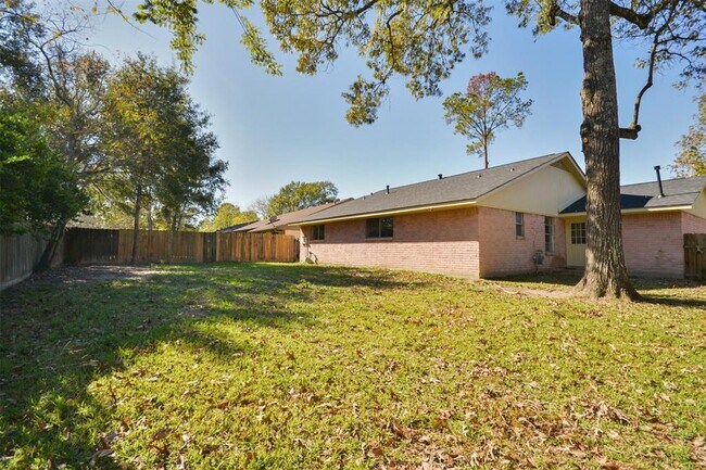 Building Photo - 3938 Forest Bluff Dr