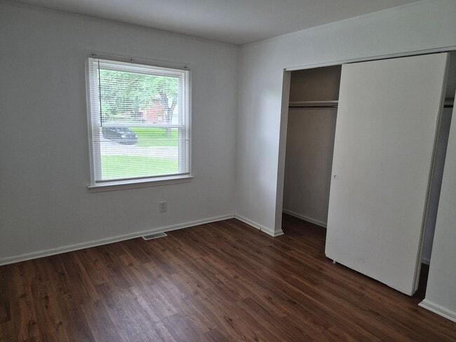 Building Photo - 3514 Valleston Pkwy