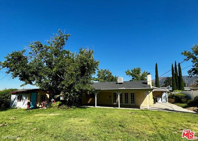 Building Photo - 5 br, 3 bath House - 13766 Paddock St