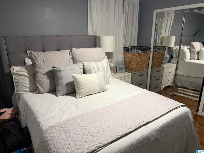 Building Photo - 3153 Woodhaven Dr