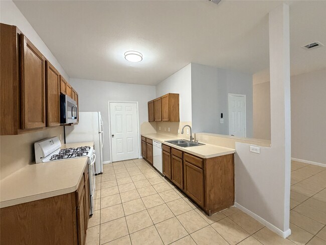 Building Photo - 6407 Waldron Dr