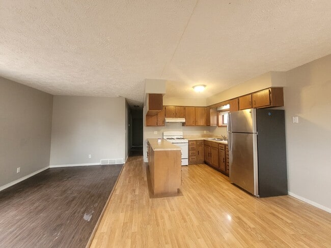 Building Photo - 612 N Washington St