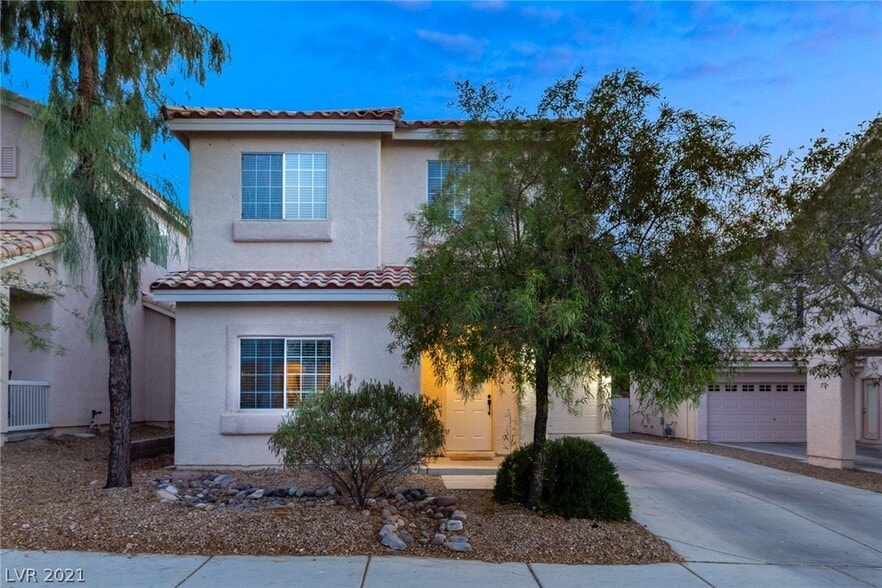 Front Yard Night Time - 1165 Cottonwood Ranch Ct