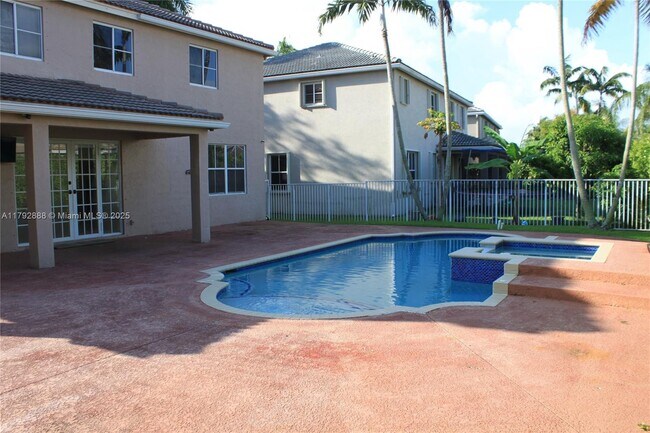 Building Photo - 947 Nandina Dr