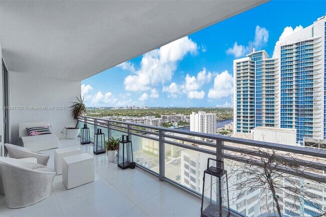Building Photo - 3535 S Ocean Dr