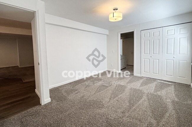 Building Photo - 700 4th St