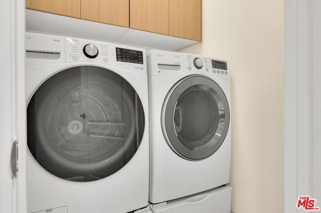 Building Photo - 128 N Swall Dr