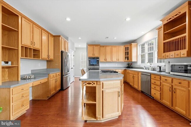 Building Photo - 9255 Bowers Brook Pl