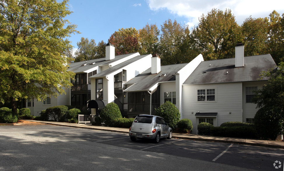 Primary Photo - The Hedges Apartments