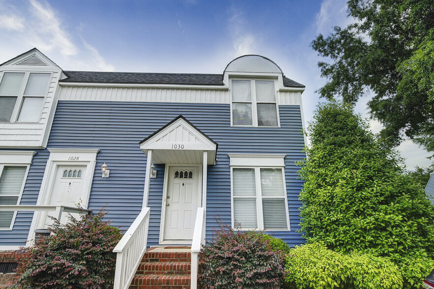 Primary Photo - The Kensington Townhomes