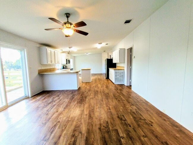 Building Photo - 299 Cayenne St