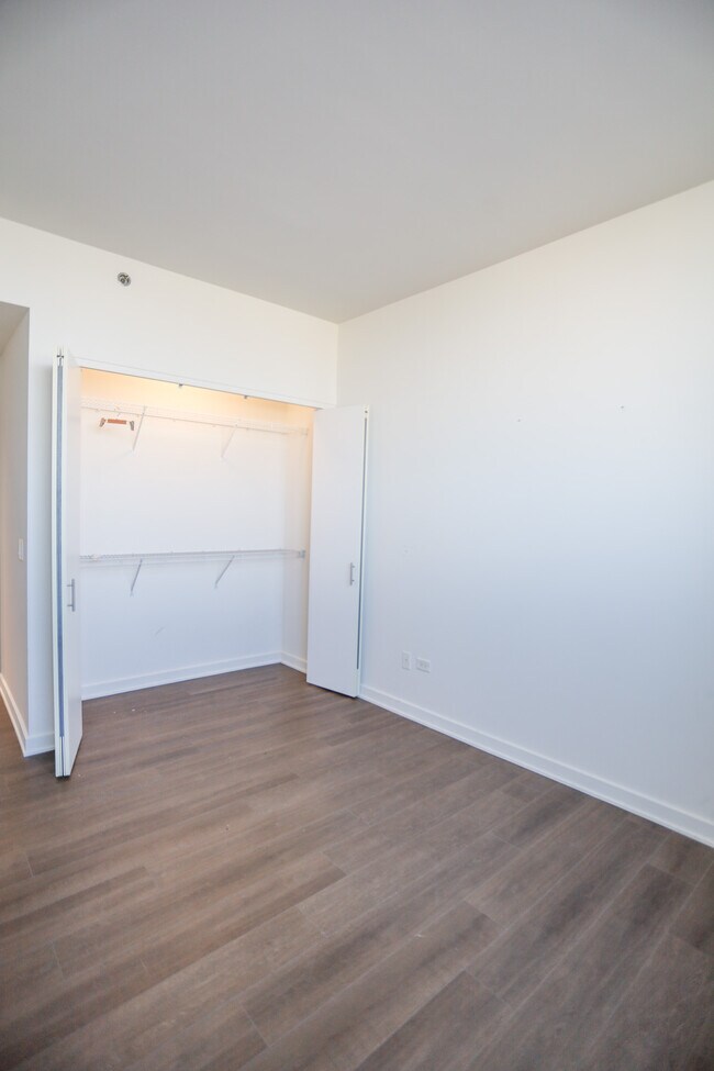 Building Photo - 901 W Huron St