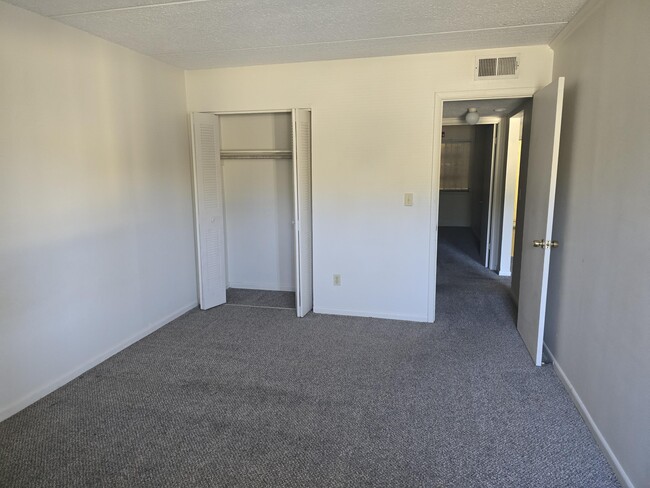 Building Photo - 209 W Miracle Strip Pkwy