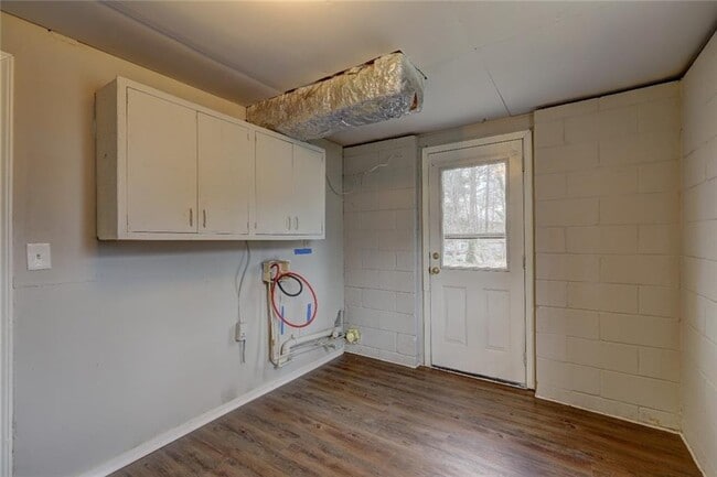 Building Photo - 70 Jonathan Rd